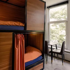 Recharge Hostal