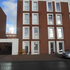 Sewdien's Maashaven Apartment